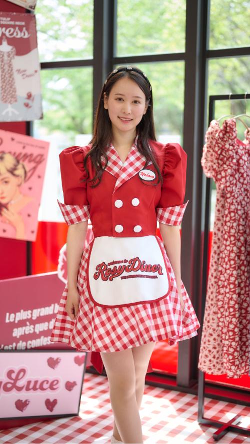 板野友美プロデュースのアイドルグループ「RoLuANGEL」から派生 
